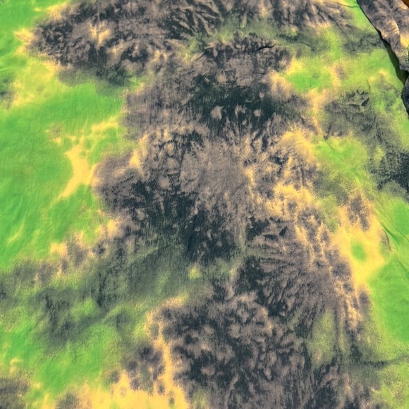 Women’s Tie Dye oversized blouse. Super cute could also be worn as a dress. - Picture 5 of 9